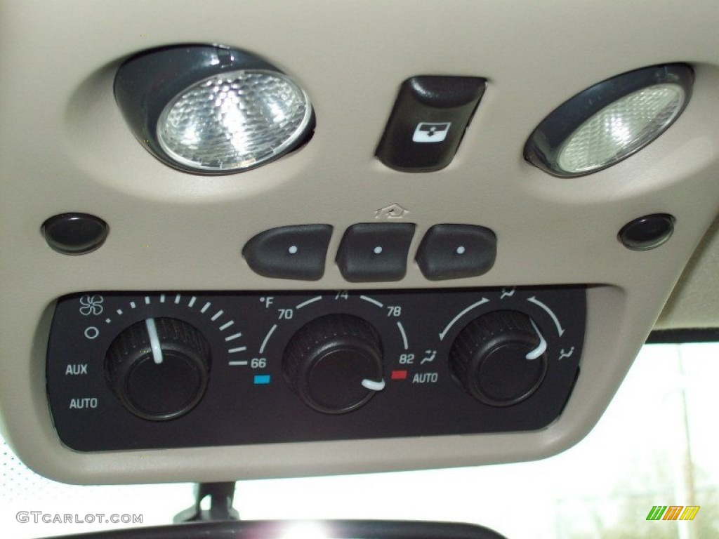 2005 Tahoe Z71 4x4 - Black / Tan/Neutral photo #30