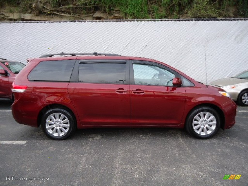 2011 Sienna LE AWD - Salsa Red Pearl / Light Gray photo #5