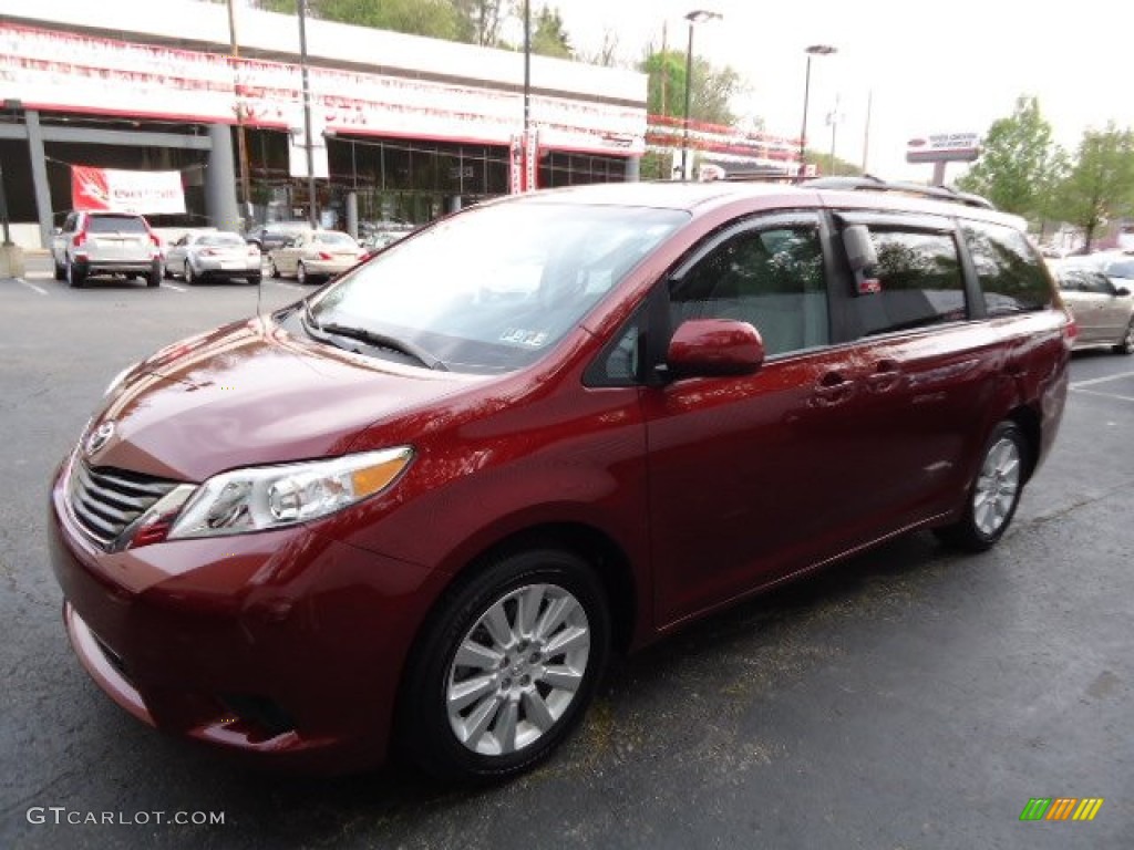 2011 Sienna LE AWD - Salsa Red Pearl / Light Gray photo #8
