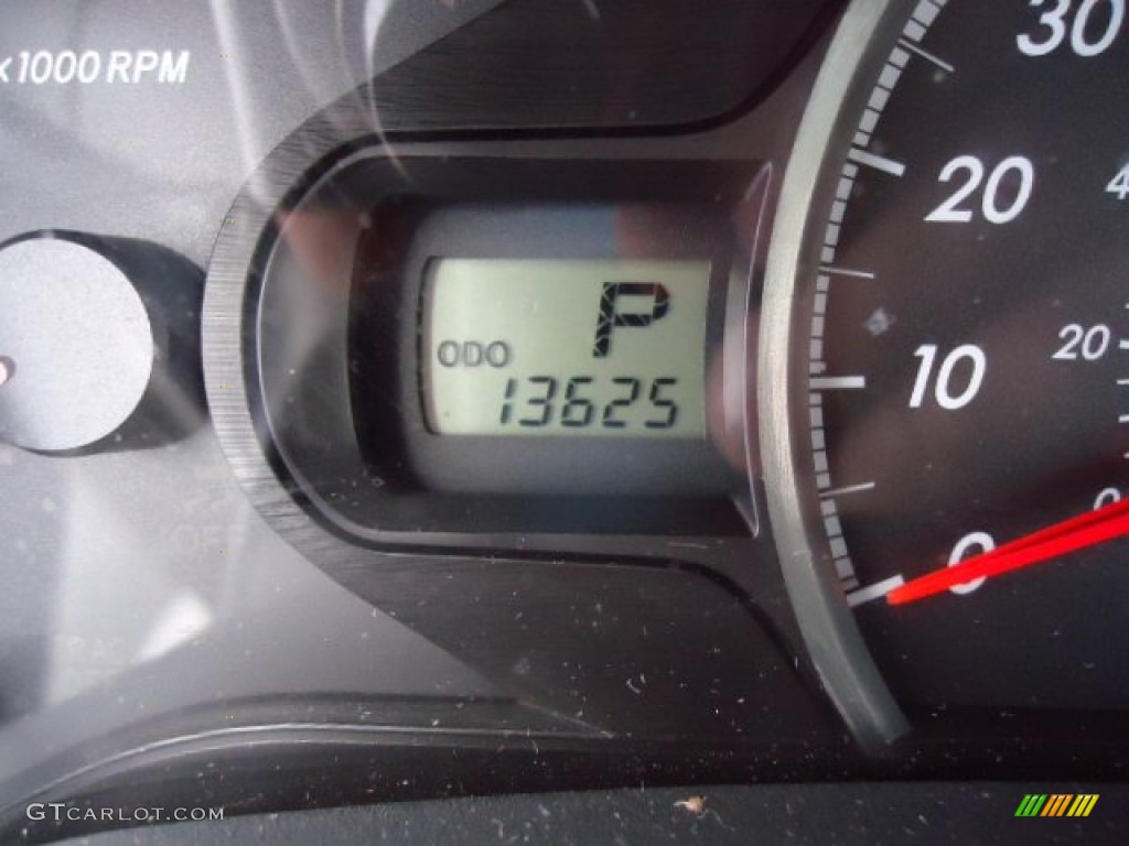 2011 Sienna LE AWD - Salsa Red Pearl / Light Gray photo #18
