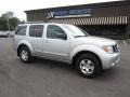 Silver Lightning Metallic - Pathfinder S Photo No. 4