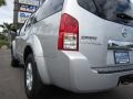 Silver Lightning Metallic - Pathfinder S Photo No. 16