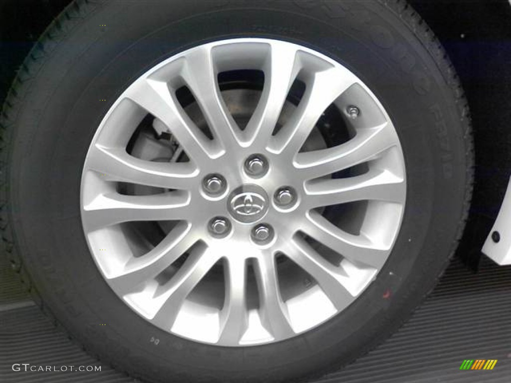 2012 Sienna XLE - Super White / Light Gray photo #5