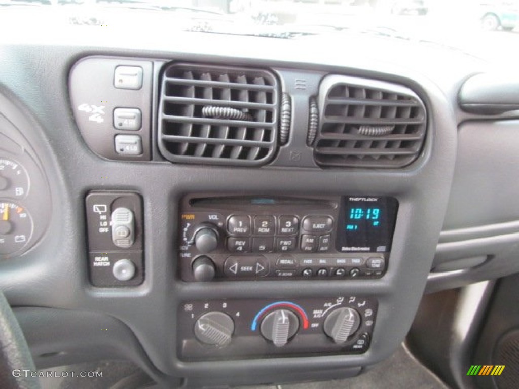 2002 Blazer LS 4x4 - Forest Green Metallic / Graphite photo #14