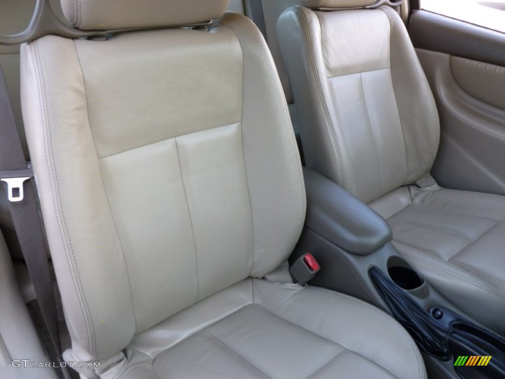 2002 Alero GLS Coupe - Sandstone Metallic / Neutral photo #12