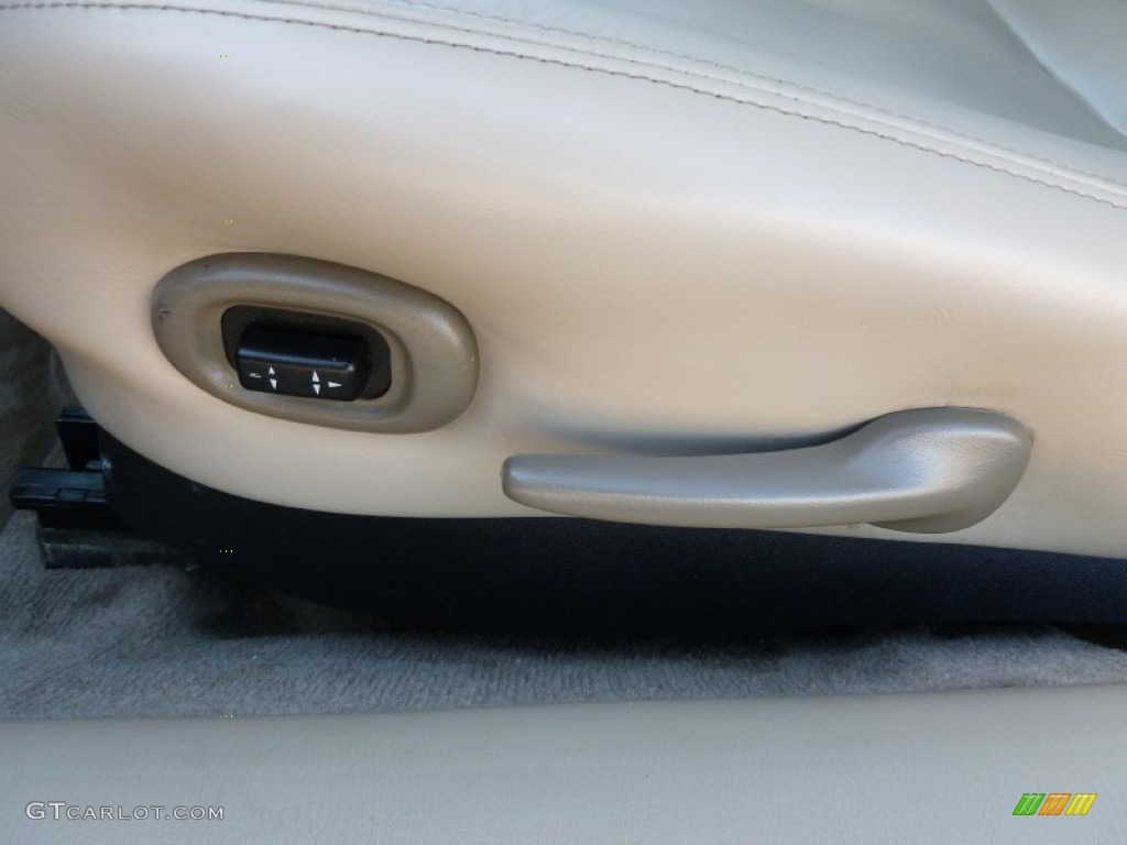2002 Alero GLS Coupe - Sandstone Metallic / Neutral photo #18