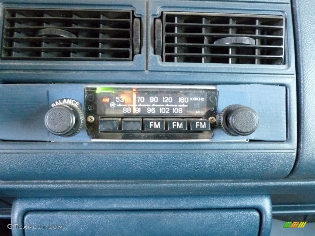 1994 GMC Sierra 1500 SLE Regular Cab 4x4 Audio System Photo #63988604