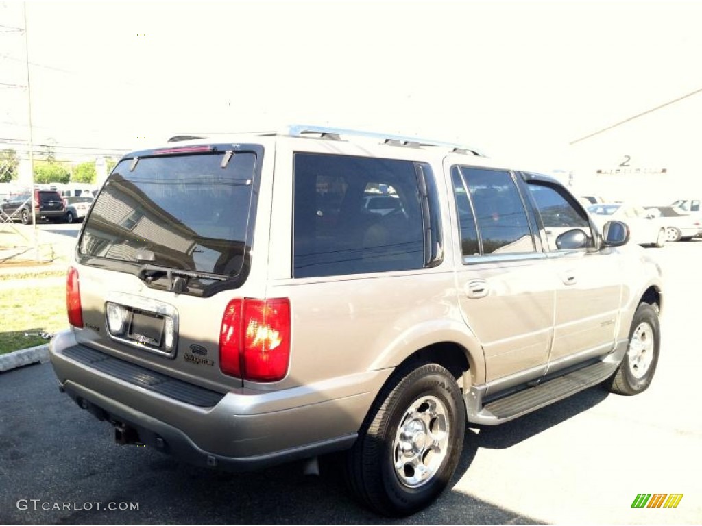 2000 Navigator 4x4 - Light Parchment Gold Metallic / Medium Parchment photo #7