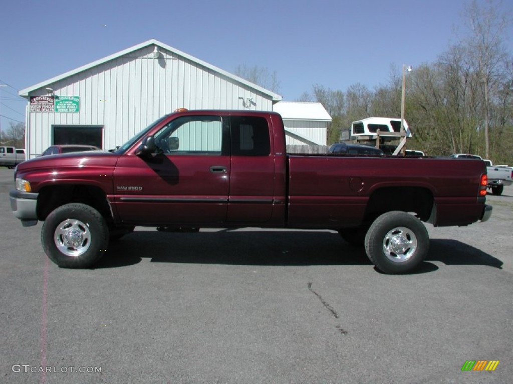 2001 Ram 2500 SLT Quad Cab 4x4 - Dark Garnet Red Pearl / Agate photo #4