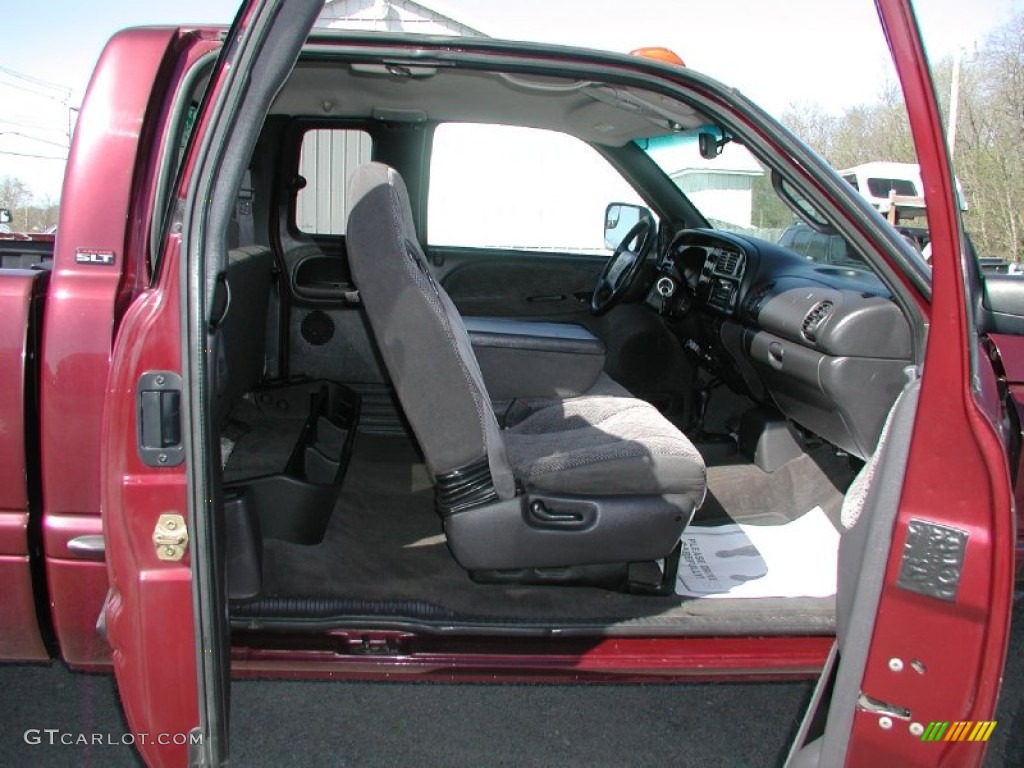 2001 Ram 2500 SLT Quad Cab 4x4 - Dark Garnet Red Pearl / Agate photo #25
