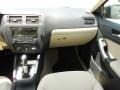 Black - Jetta SE Sedan Photo No. 15