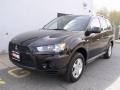 Labrador Black Pearl - Outlander ES 4WD Photo No. 4