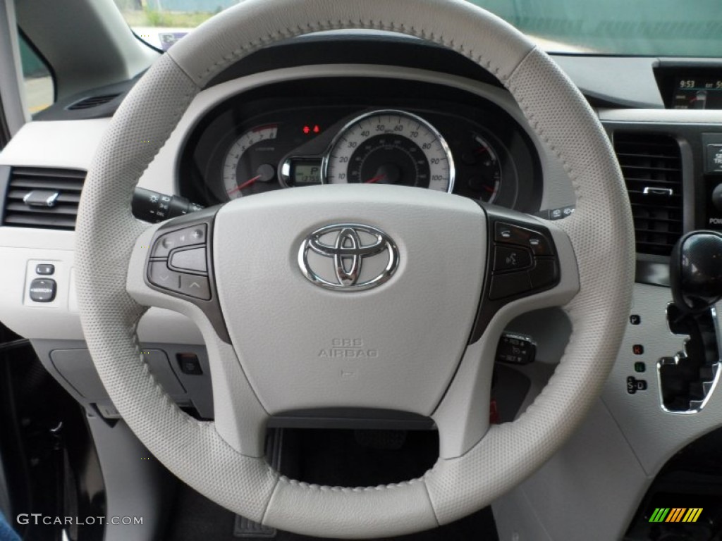 2011 Sienna SE - Black / Dark Charcoal photo #43