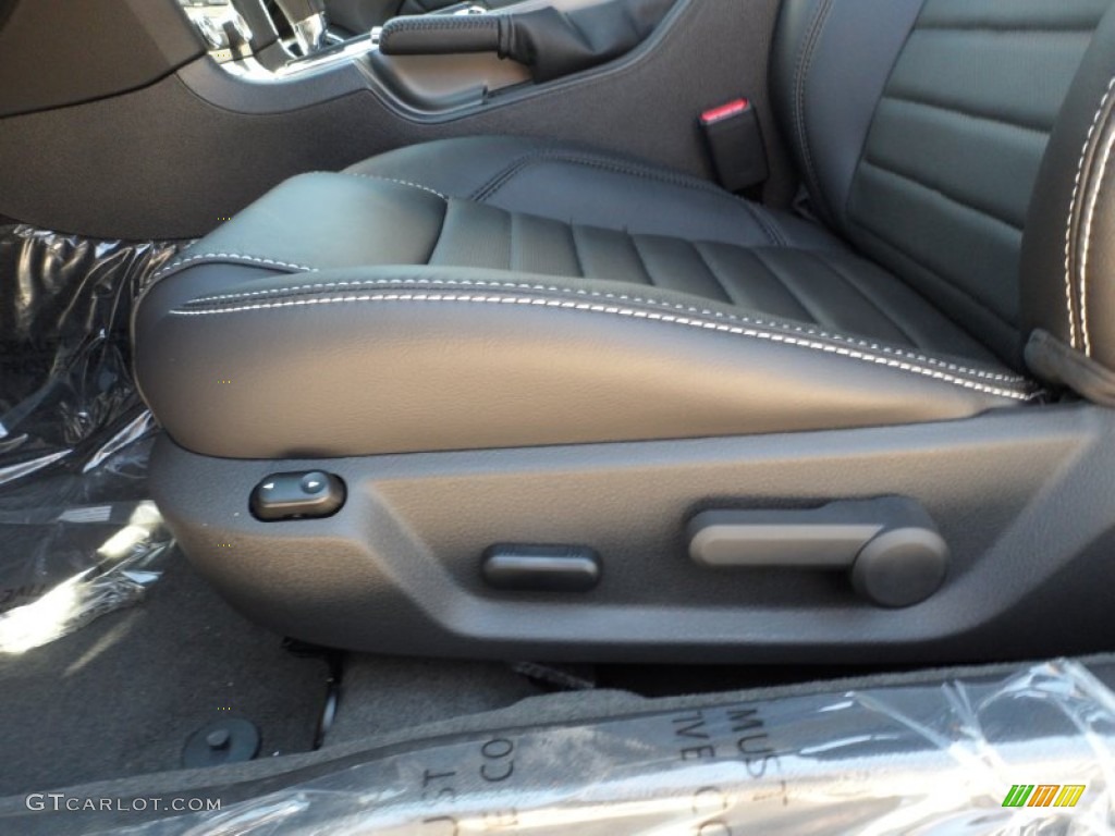 Charcoal Black Interior 2013 Ford Mustang V6 Premium Coupe Photo #64008417