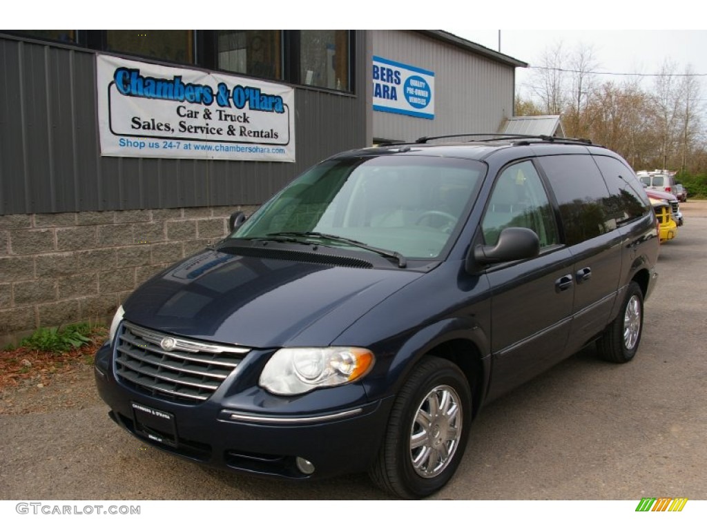 2007 Town & Country Limited - Modern Blue Pearl / Medium Slate Gray photo #1