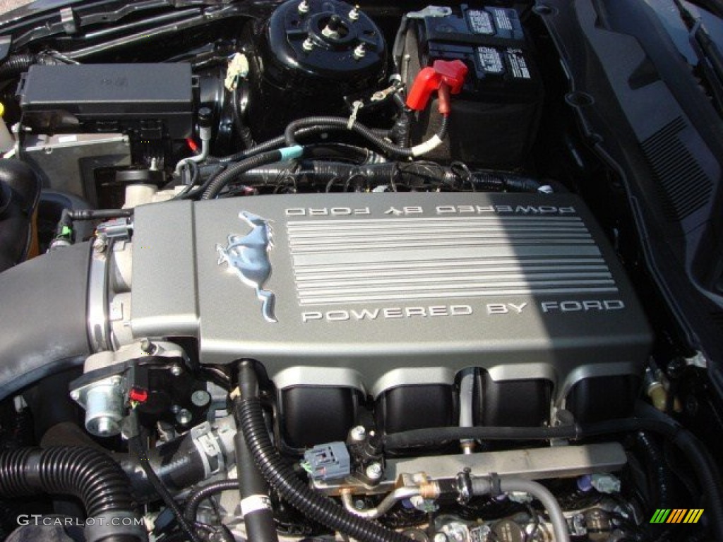 2010 Ford Mustang GT Premium Coupe 4.6 Liter SOHC 24-Valve VVT V8 Engine Photo #64031929