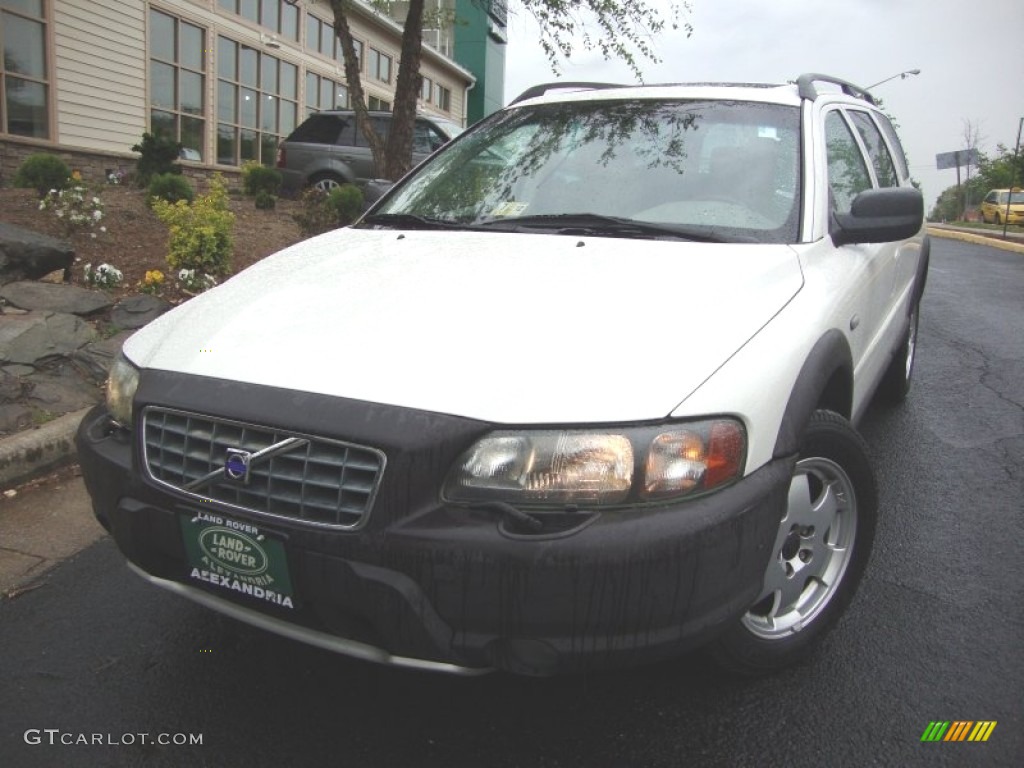 2003 XC70 AWD - White / Taupe photo #1