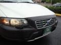 2003 White Volvo XC70 AWD  photo #14