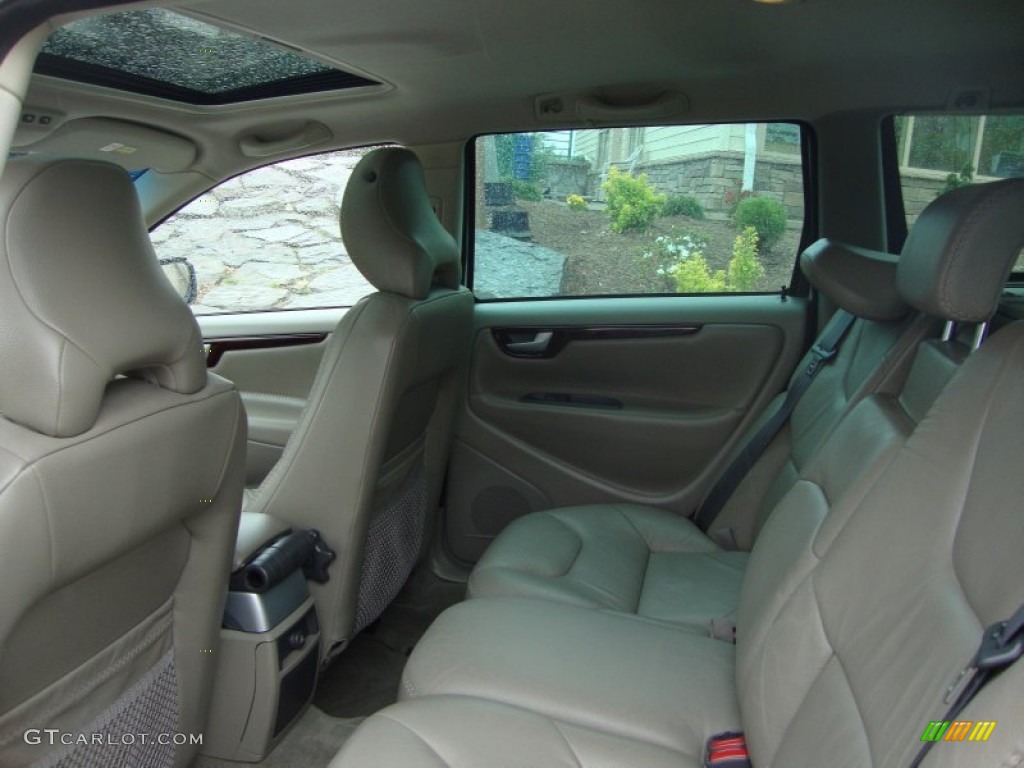 2003 XC70 AWD - White / Taupe photo #29