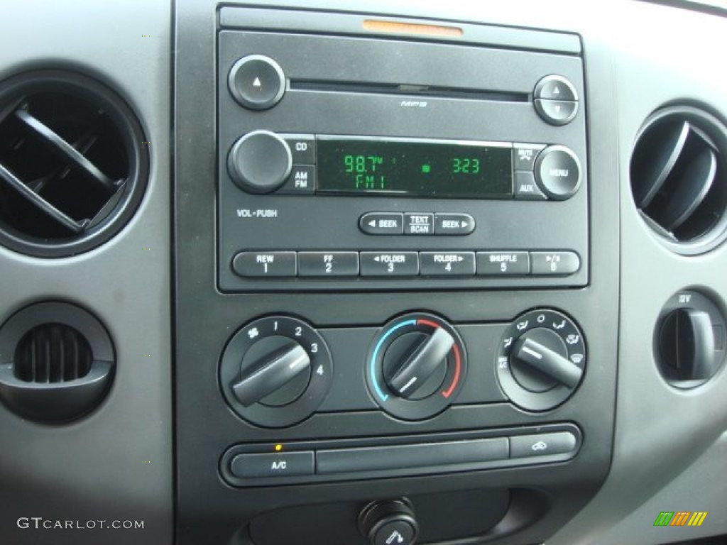 2007 Ford F150 STX SuperCab Controls Photo #64036369