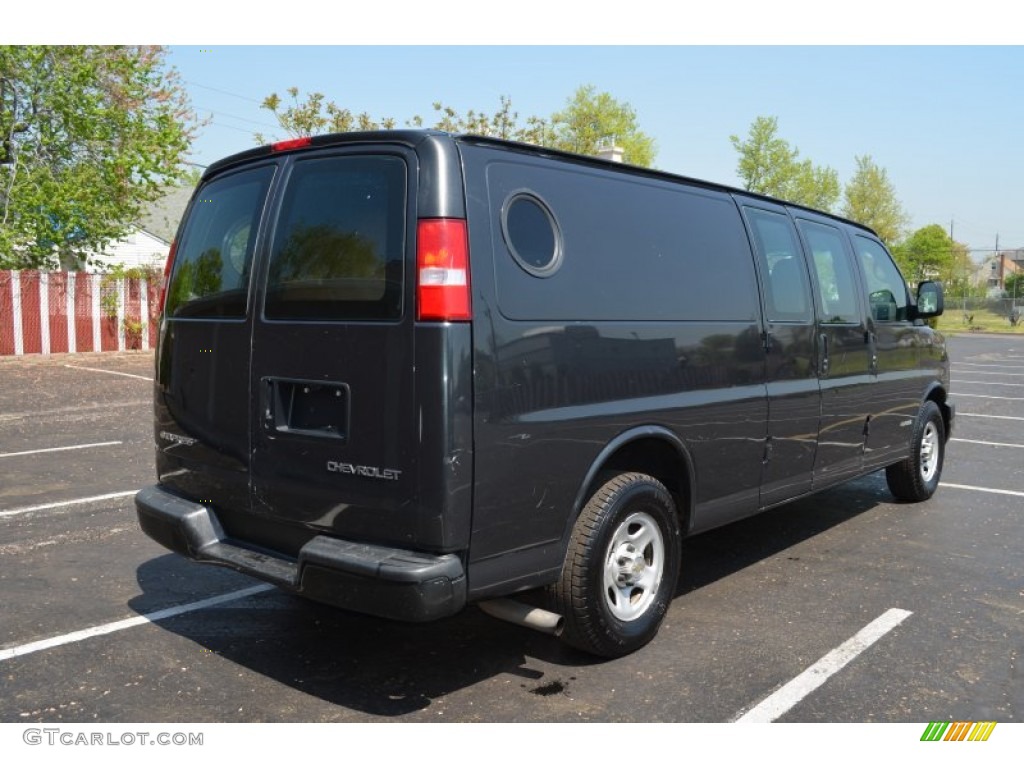 2004 Express 1500 Cargo Van - Dark Gray Metallic / Medium Dark Pewter photo #3