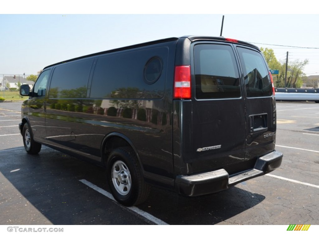 2004 Express 1500 Cargo Van - Dark Gray Metallic / Medium Dark Pewter photo #4