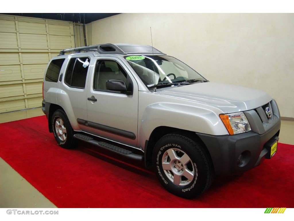 2005 Xterra S - Silver Lightning Metallic / Steel/Graphite photo #1