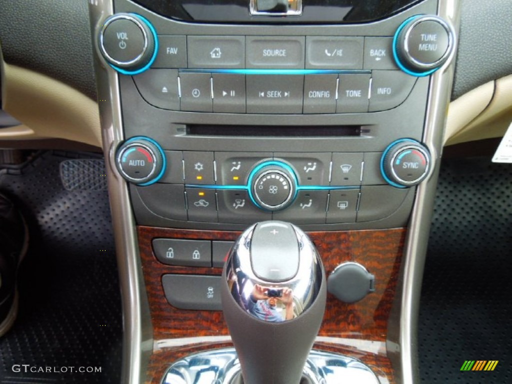 2013 Malibu ECO - Crystal Red Tintcoat / Cocoa/Light Neutral photo #15