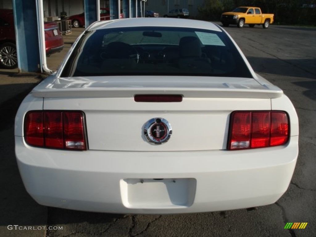 2007 Mustang V6 Deluxe Coupe - Performance White / Dark Charcoal photo #7