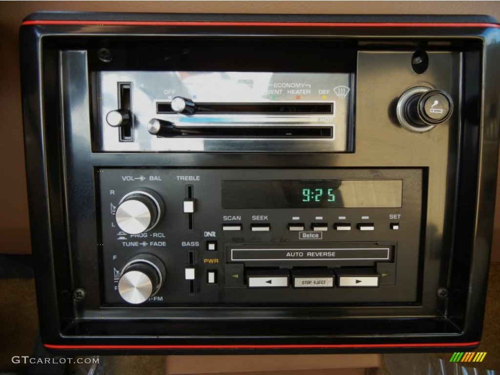 1988 Chevrolet Monte Carlo SS Controls Photo #64052944