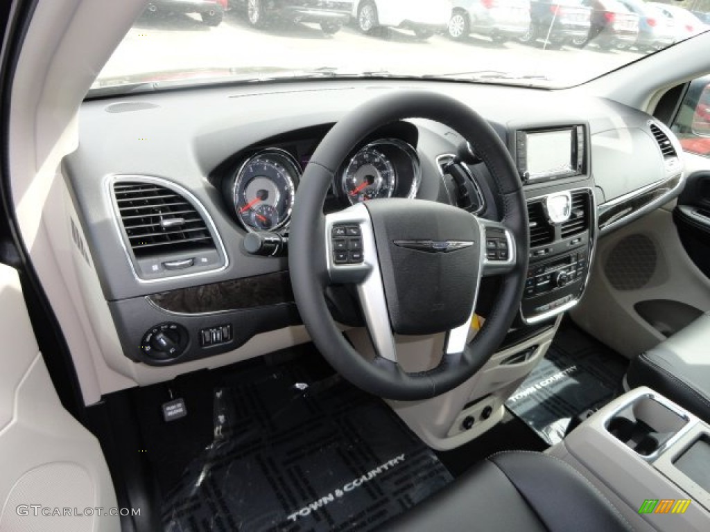 2012 Town & Country Touring - Dark Charcoal Pearl / Black/Light Graystone photo #9