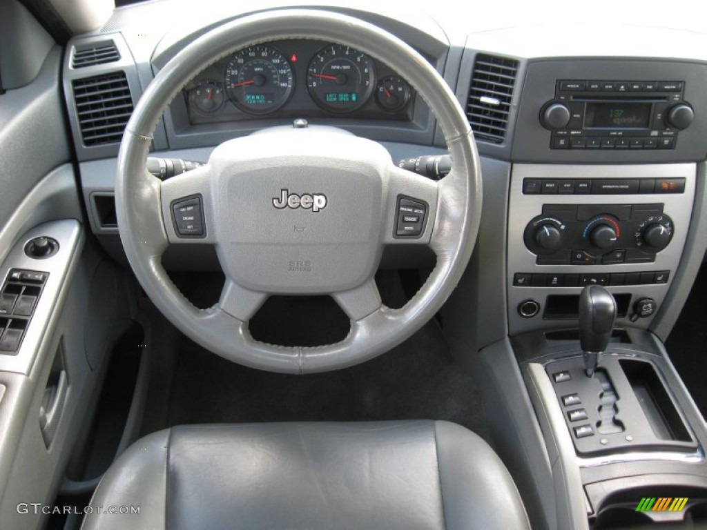 2005 Grand Cherokee Laredo 4x4 - Deep Beryl Green Pearl / Medium Slate Gray photo #25