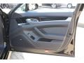 Black - Panamera 4 Photo No. 28