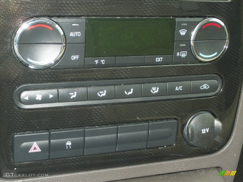 2008 Ford Taurus X SEL Controls Photo #64062148