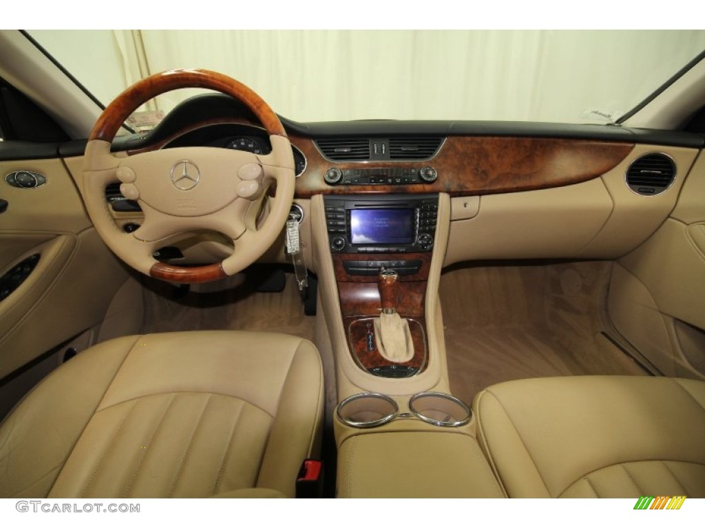 2006 Mercedes-Benz CLS 500 Cashmere Beige Dashboard Photo #64067921