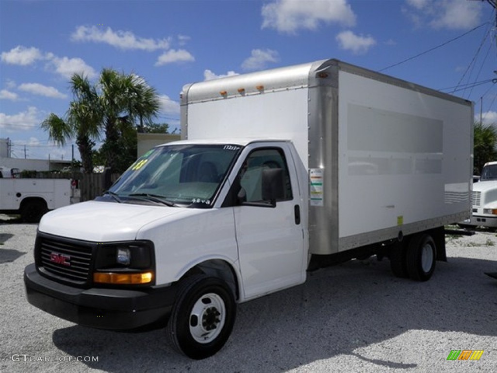Summit White 2005 GMC Savana Cutaway 3500 Commercial Moving Truck Exterior Photo #64072139