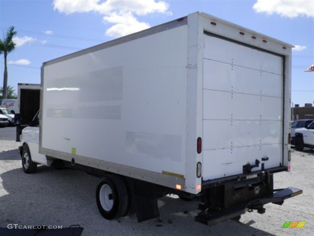 Summit White 2005 GMC Savana Cutaway 3500 Commercial Moving Truck Exterior Photo #64072148