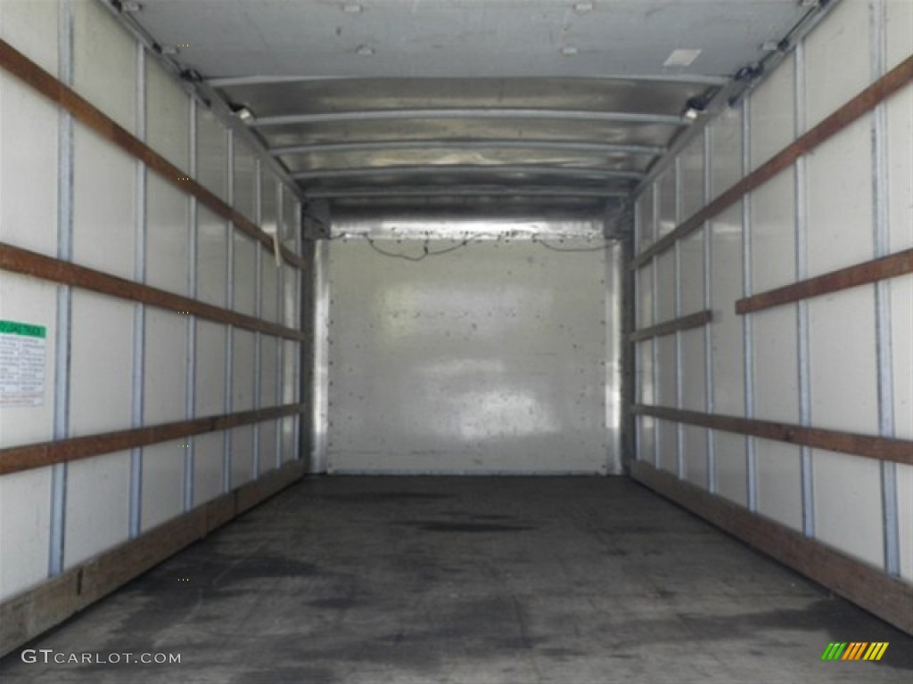2005 GMC Savana Cutaway 3500 Commercial Moving Truck Trunk Photo #64072194