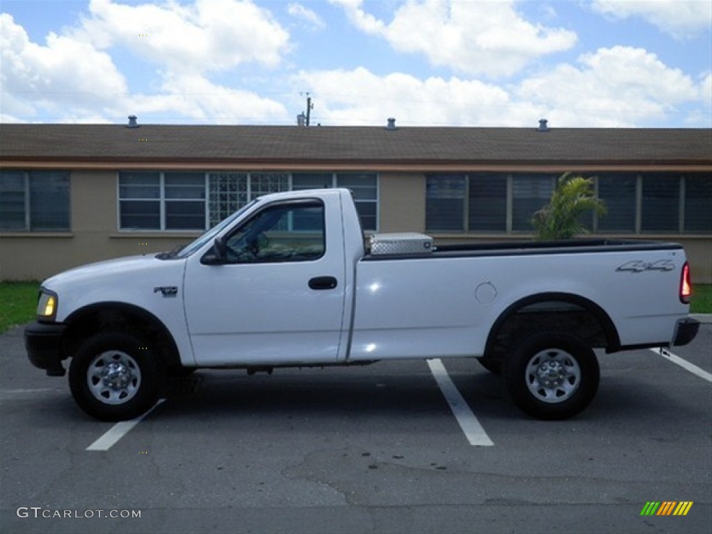 2002 F150 XL Regular Cab 4x4 - Oxford White / Medium Graphite photo #5