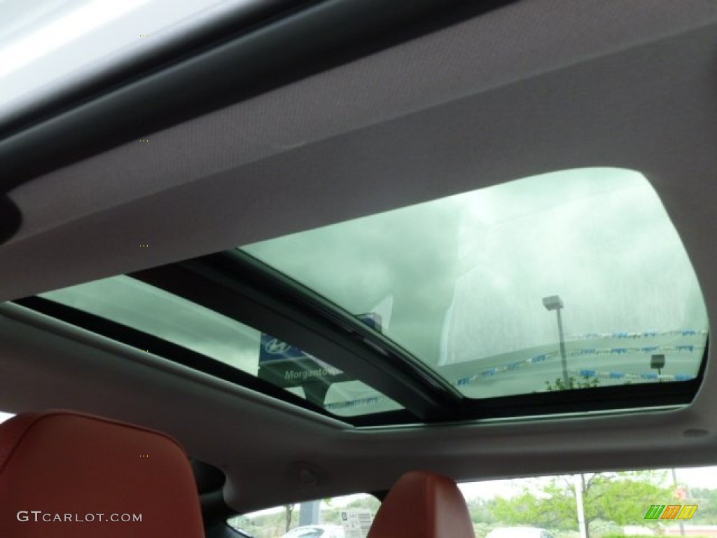 2012 Hyundai Veloster Standard Veloster Model Sunroof Photo #64078462