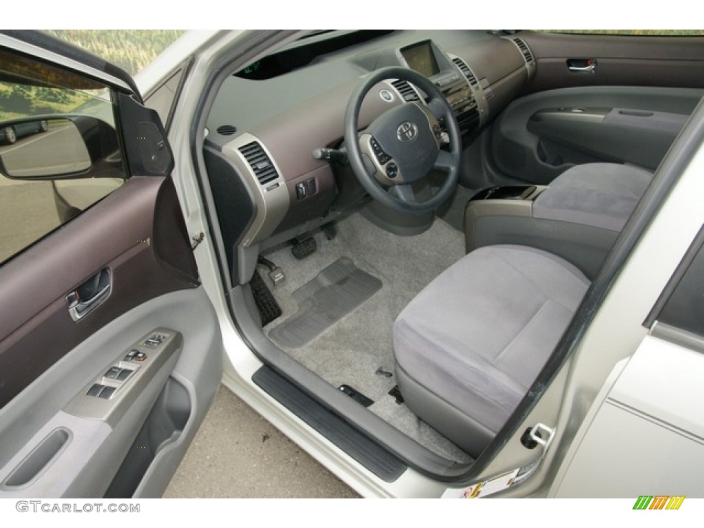 Gray/Burgundy Interior 2005 Toyota Prius Hybrid Photo #64079378