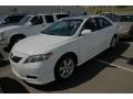 Super White - Camry SE Photo No. 4