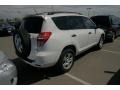 Super White - RAV4 4WD Photo No. 2