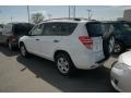 Super White - RAV4 4WD Photo No. 3