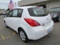 Fresh Powder - Versa 1.8 S Hatchback Photo No. 5
