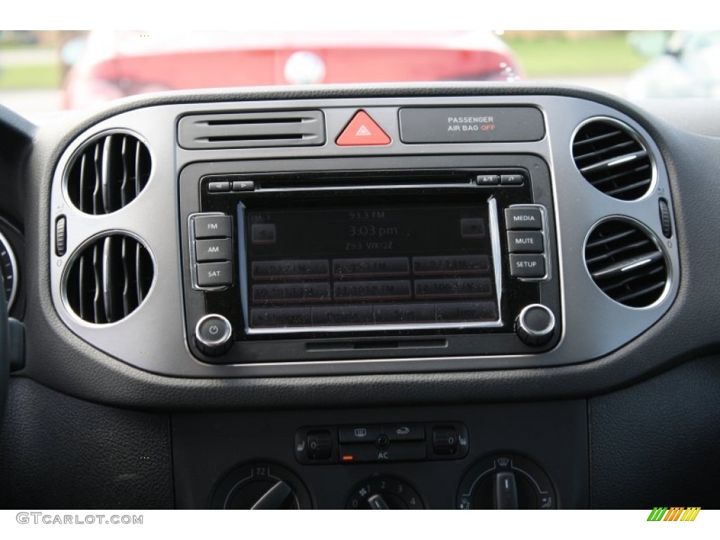 2010 Tiguan Wolfsburg Edition - Alpine Grey Metallic / Charcoal photo #11