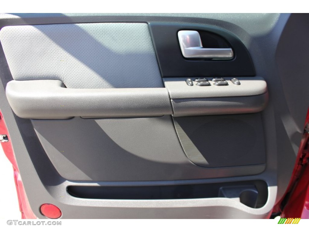 2003 Expedition XLT 4x4 - Laser Red Tinted Metallic / Flint Grey photo #8