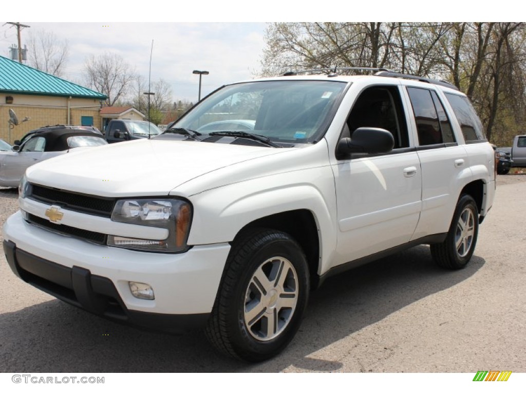 2005 TrailBlazer LT 4x4 - Summit White / Light Gray photo #1