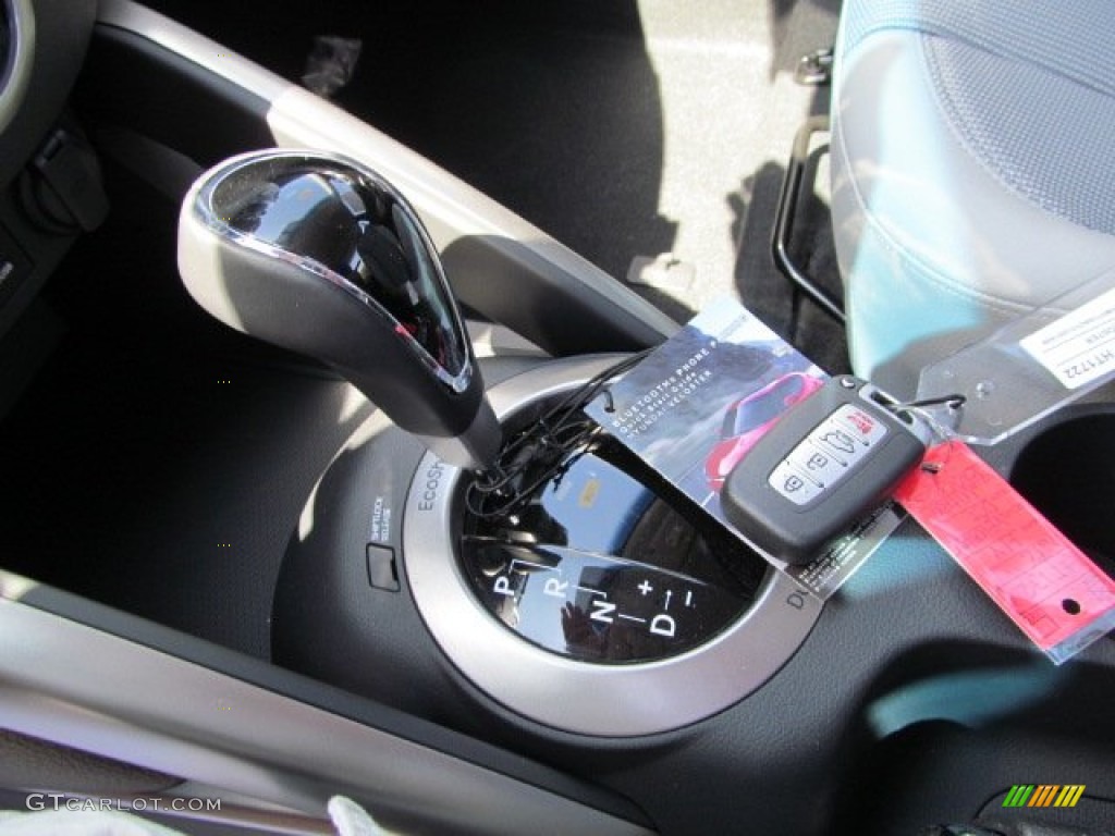 2012 Veloster  - Ultra Black / Gray photo #9