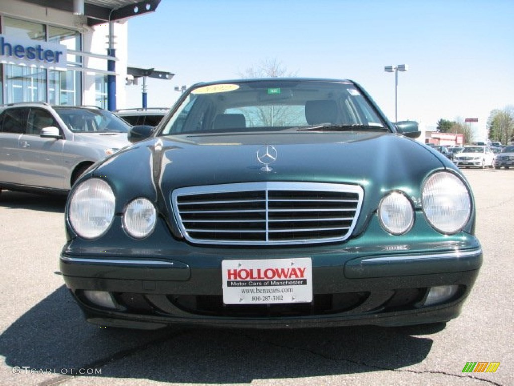 2002 E 320 Sedan - Everest Green Metallic / Oyster photo #2